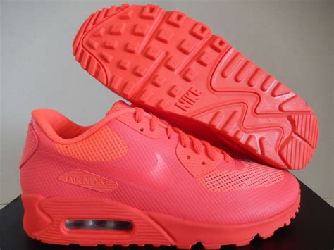 air max 90 hyperfuse solar red.